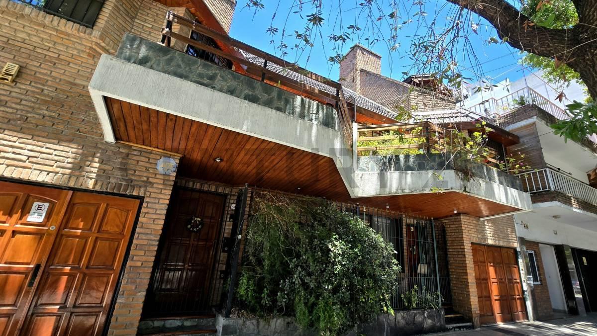 Foto de VENTA TRIPLEX 5 AMBIENTES EN VILLA URQUIZA CON COCHERA, PATIO, TERRAZA, imagen 1