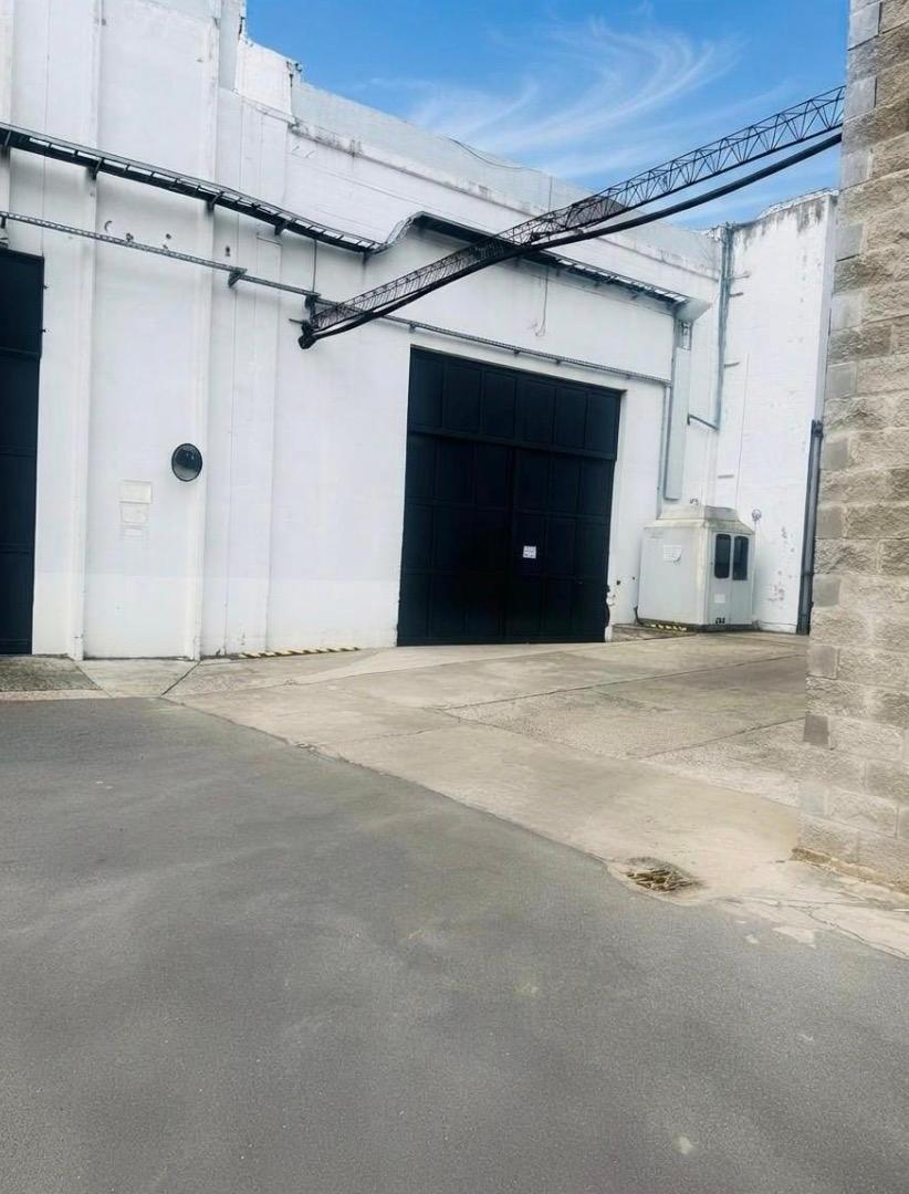 Foto de VENTA-COMPLEJO DE NAVES INDUSTRIAL EN BECCAR, imagen 1