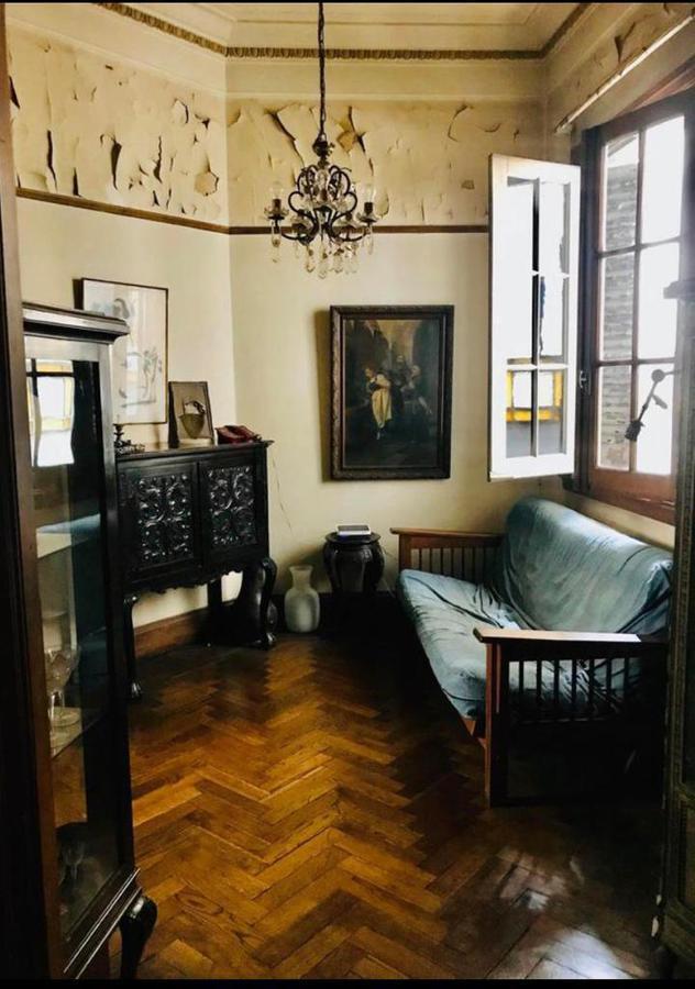 Venta! 4 Amb Al Frente con Dependencia en El Emblemático Pasaje Rivarola 5