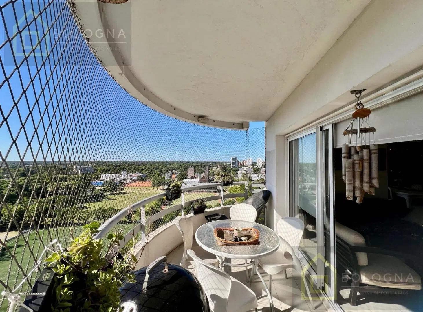 Departamento con cochera en venta en Tigre 3