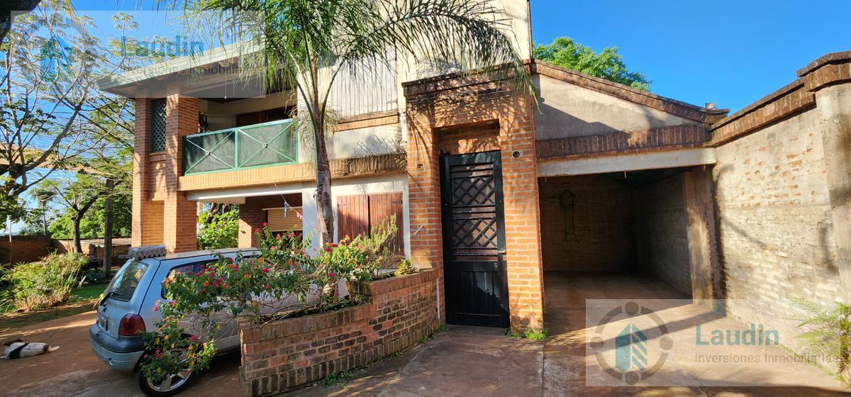 Se vende casa amplia sobre Ruta 12 frente a Mercado Central - Posadas
