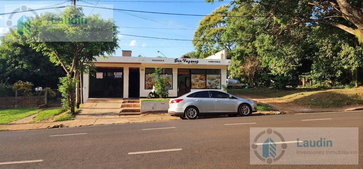 Casa en Av Centenario con Local Comercial Al Frente 5