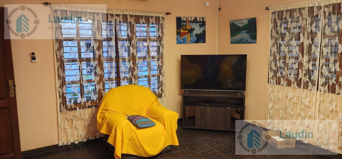 Casa en Av Centenario con Local Comercial Al Frente 4
