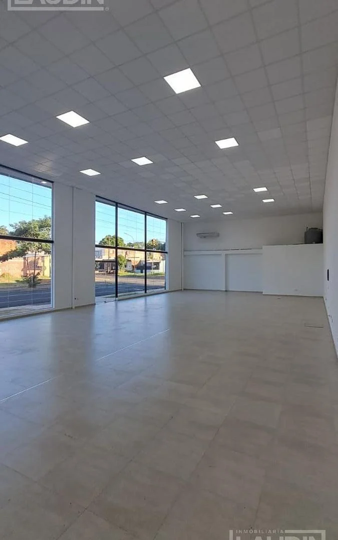 Foto de Se Alquila Local Comercial Sobre Av. Zapiola, imagen 5
