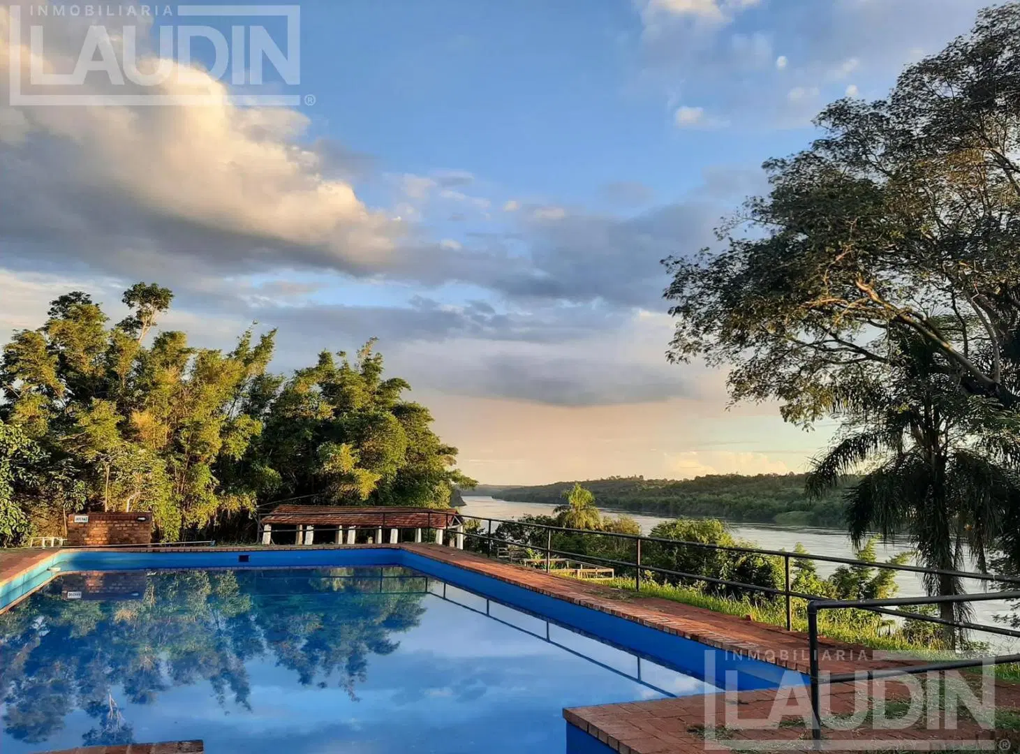 Se Vende Hotel en Montecarlos 5