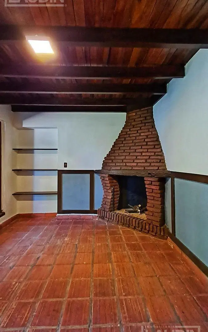 Casa en Av. Corrientes C/Roque Perez 4