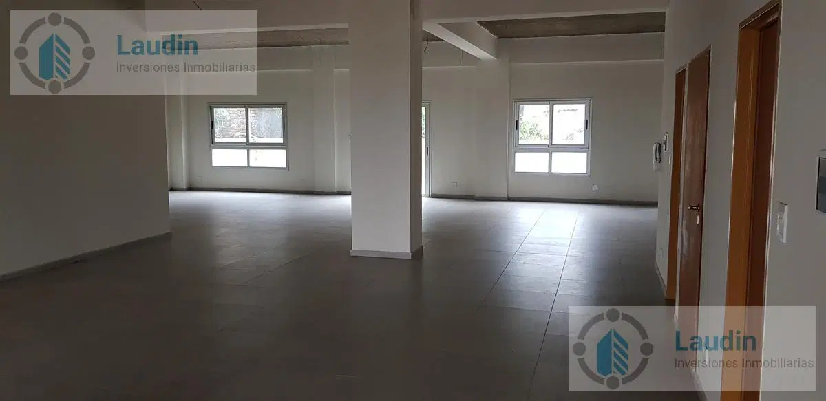 Se vende piso completo para oficinas - Posadas 3