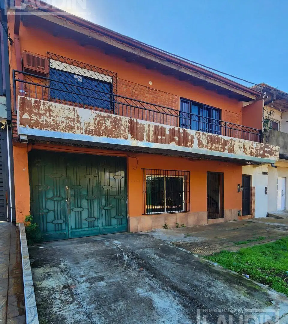 Se Vende Casa a Reciclar para Inversión y Desarrollo 3