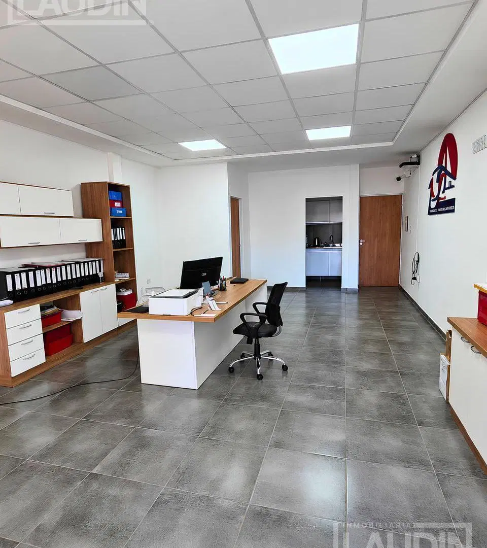 Se Alquila Oficina o Consultorio en el Centro 3