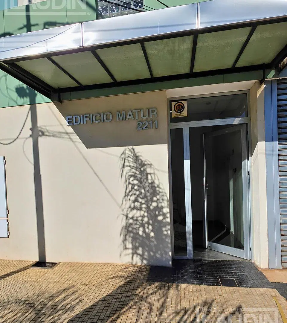 Se Alquila Oficina o Consultorio en el Centro 5