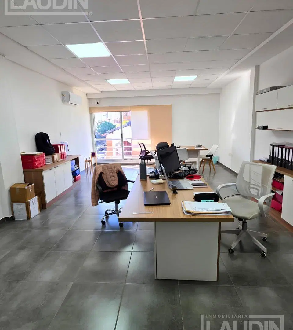 Se Alquila Oficina o Consultorio en el Centro 2