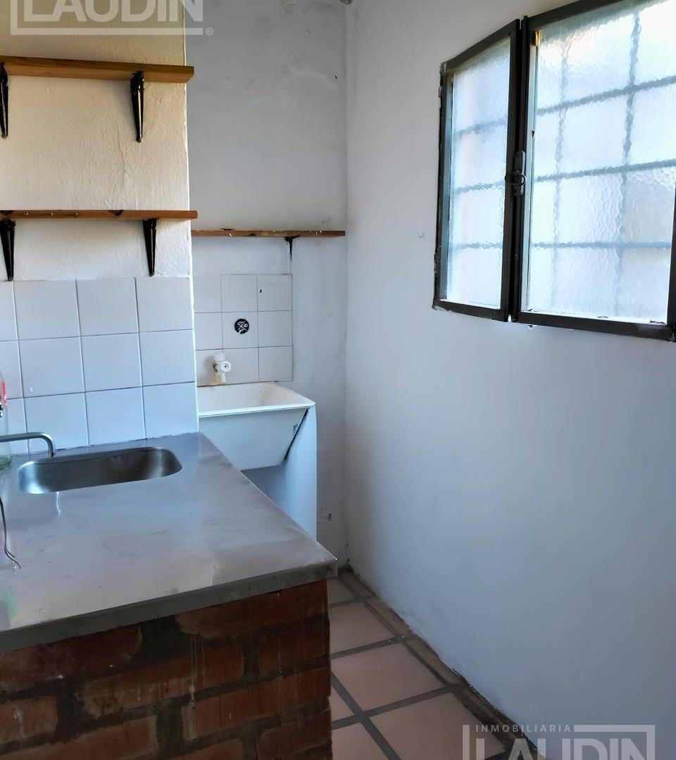 Foto de Se Alquila Departamento Sobre Av. Roca Cerca de Costanera, imagen 3