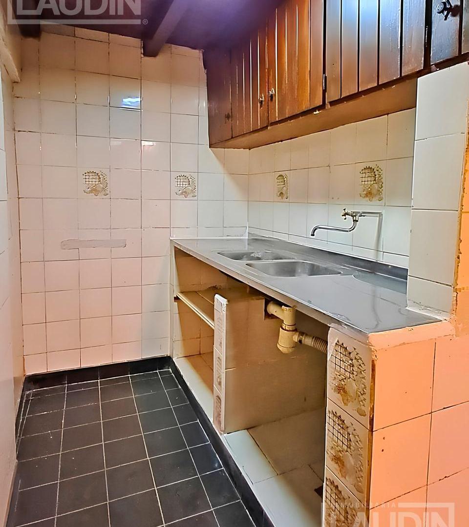 Foto de Se Alquila Casa Sobre Avenida Corrientes, imagen 1