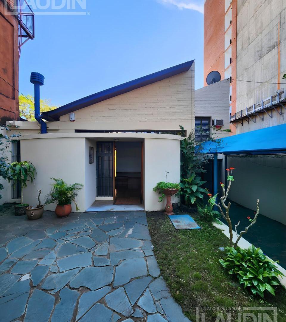 Foto de E VENDE CASA DE 5 DORMITORIOS CON PISCINA – AV. URQUIZA, imagen 2