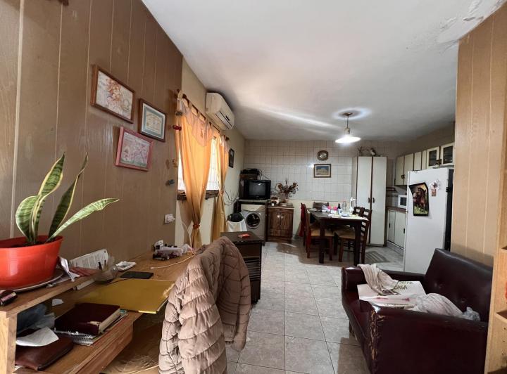 Casa en  Venta de 2 dormitorios en barrio Arenales 2