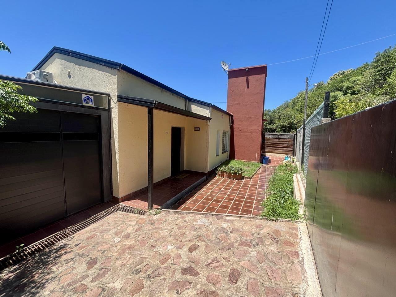 Rio Ceballos casa moderna con pileta, Apta Crédito