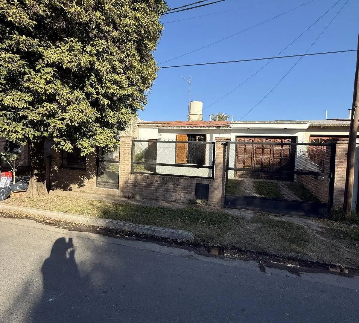 Venta Casa 2 dor, cochera y patio. Frente a espacio verde 3