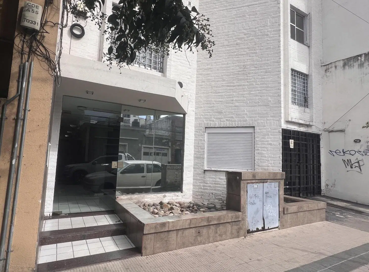 Oficina/Dpto Planta Baja externa, mts de Av Colon 1600 5