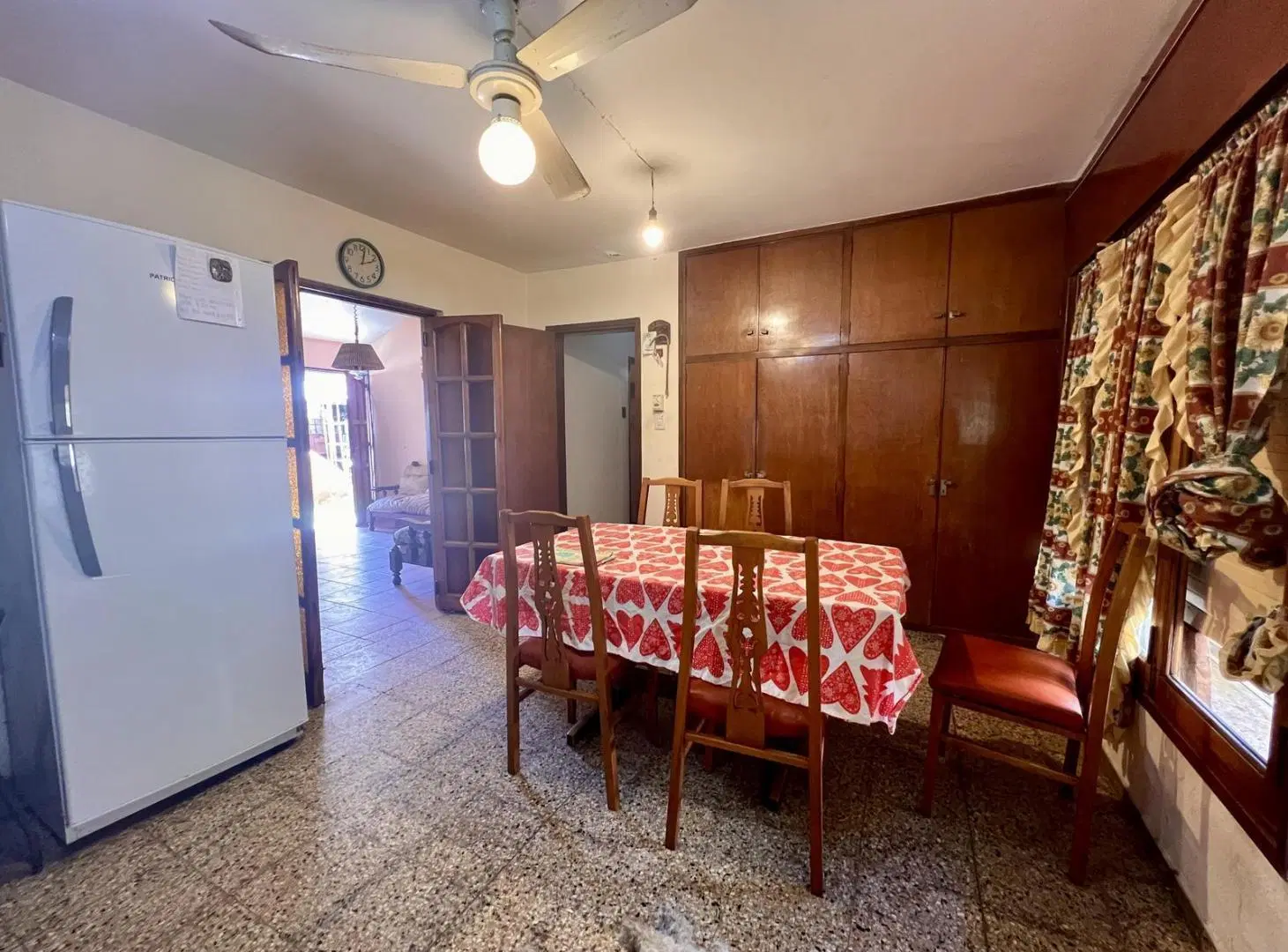 Casa en Venta 4dor + Dpto. Quincho, cochera p/3 3