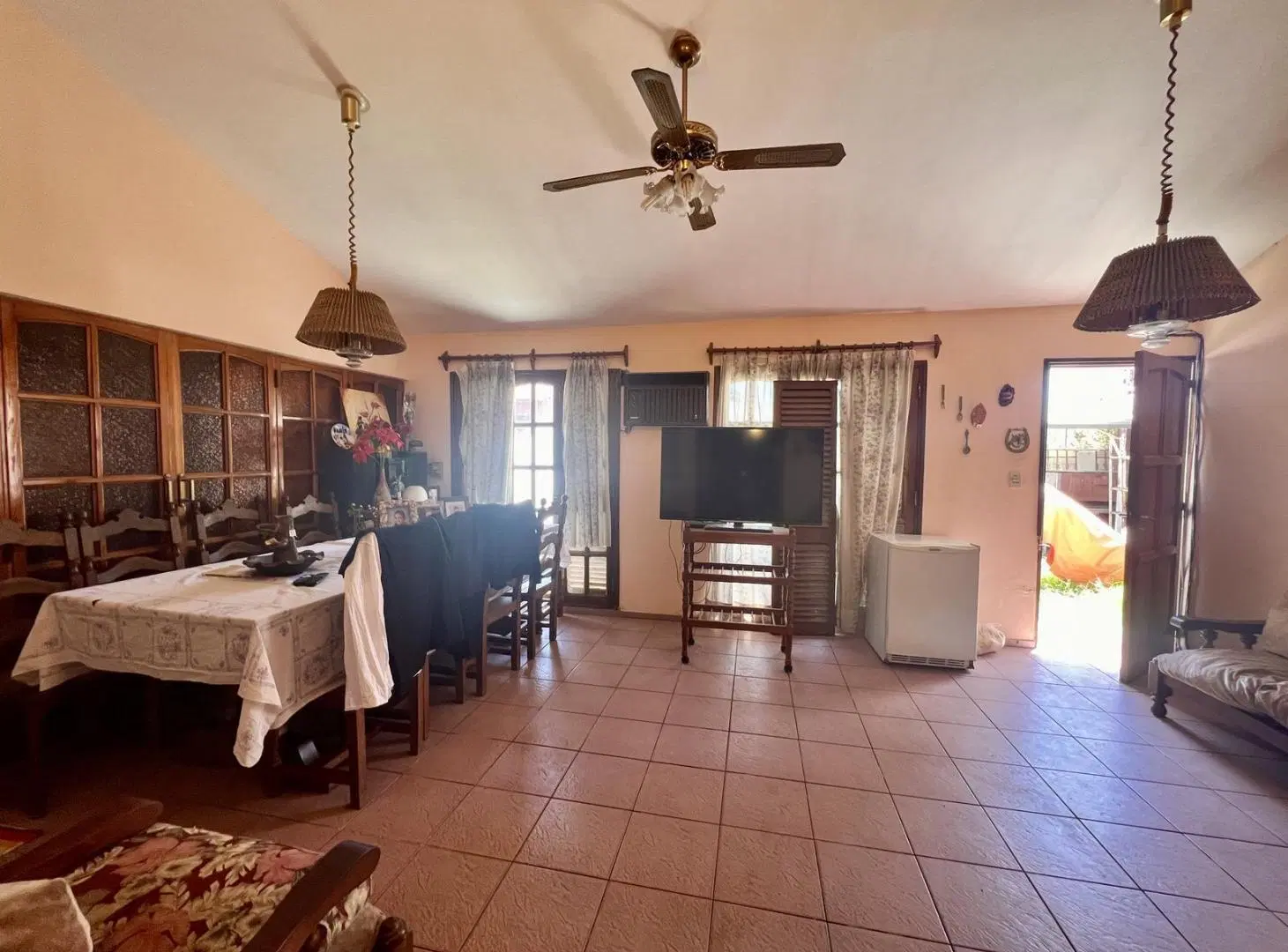 Casa en Venta 4dor + Dpto. Quincho, cochera p/3 2