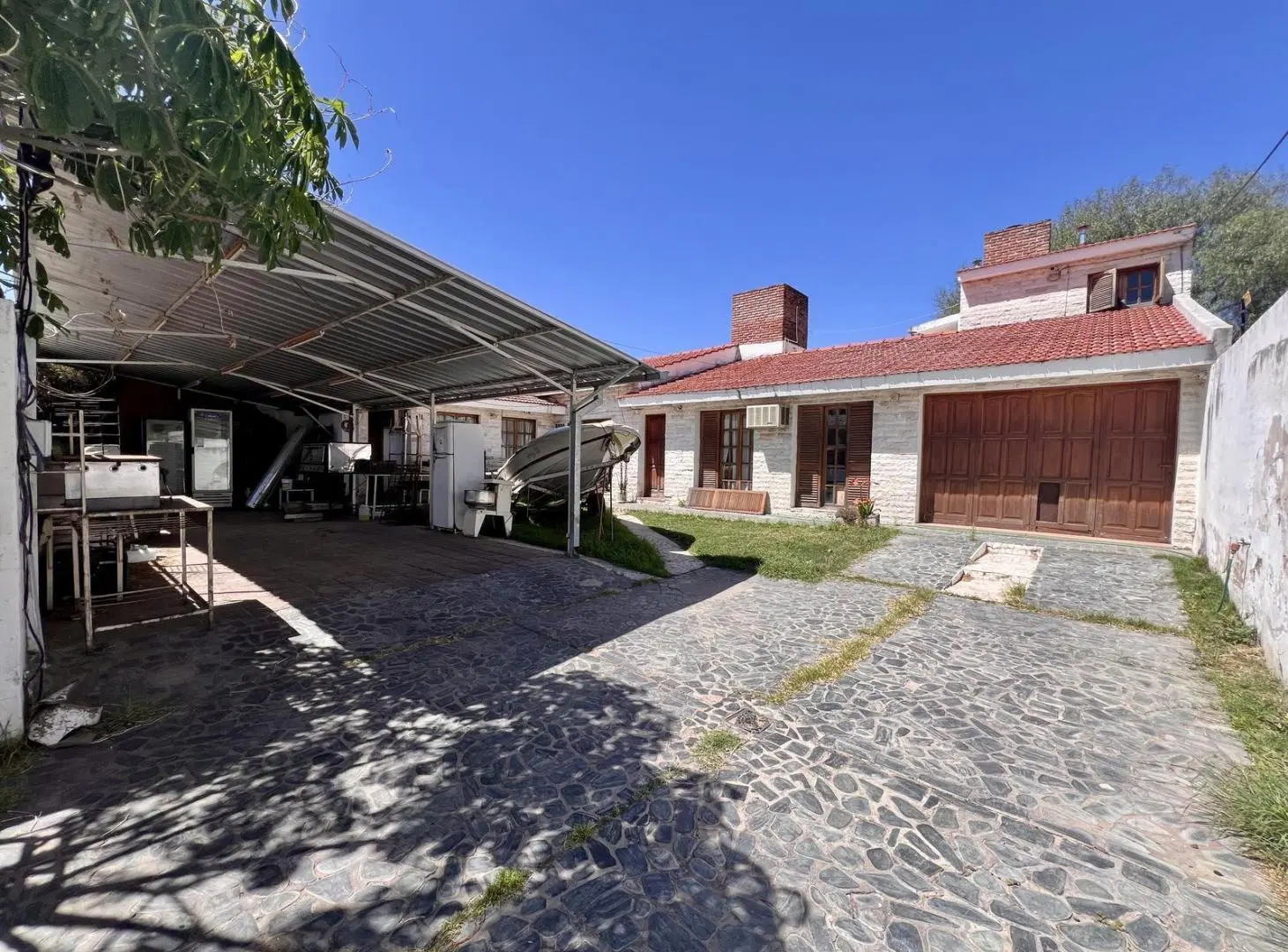 Casa en Venta 4dor + Dpto. Quincho, cochera p/3 1