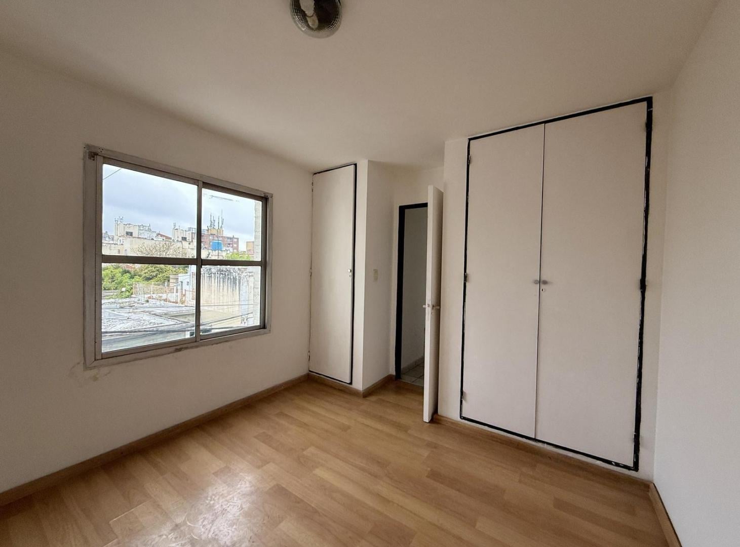 Departamento 1 Dor, a mts de Av Colon 1600