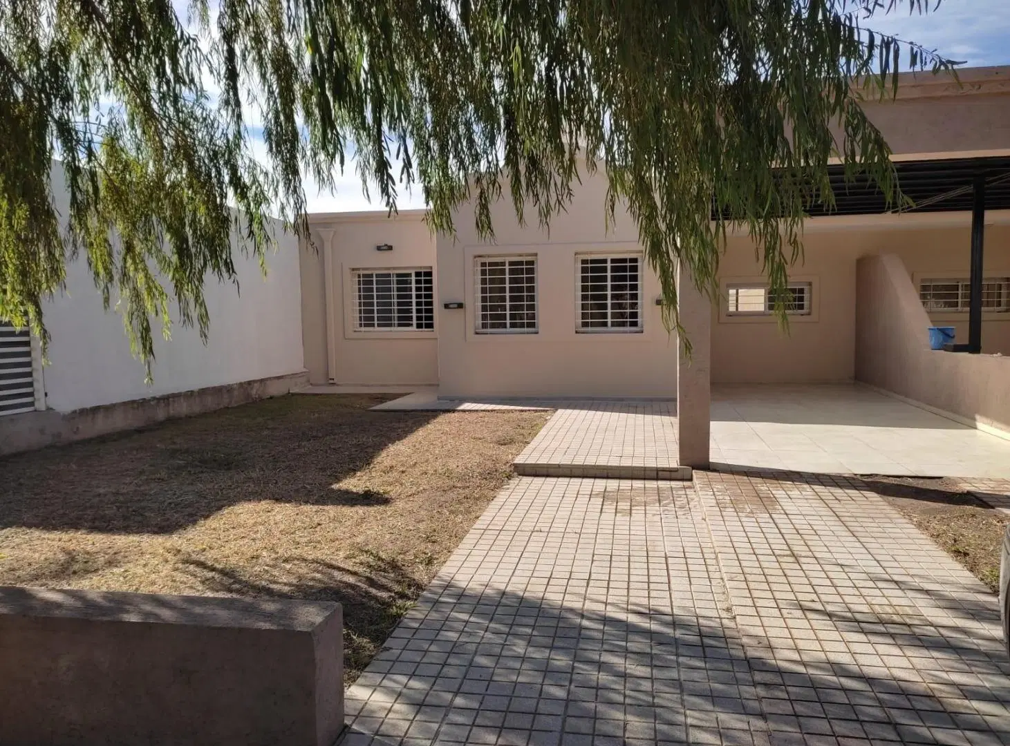 Casa 2dor, cochera y patio en Colonia Tirolesa 1