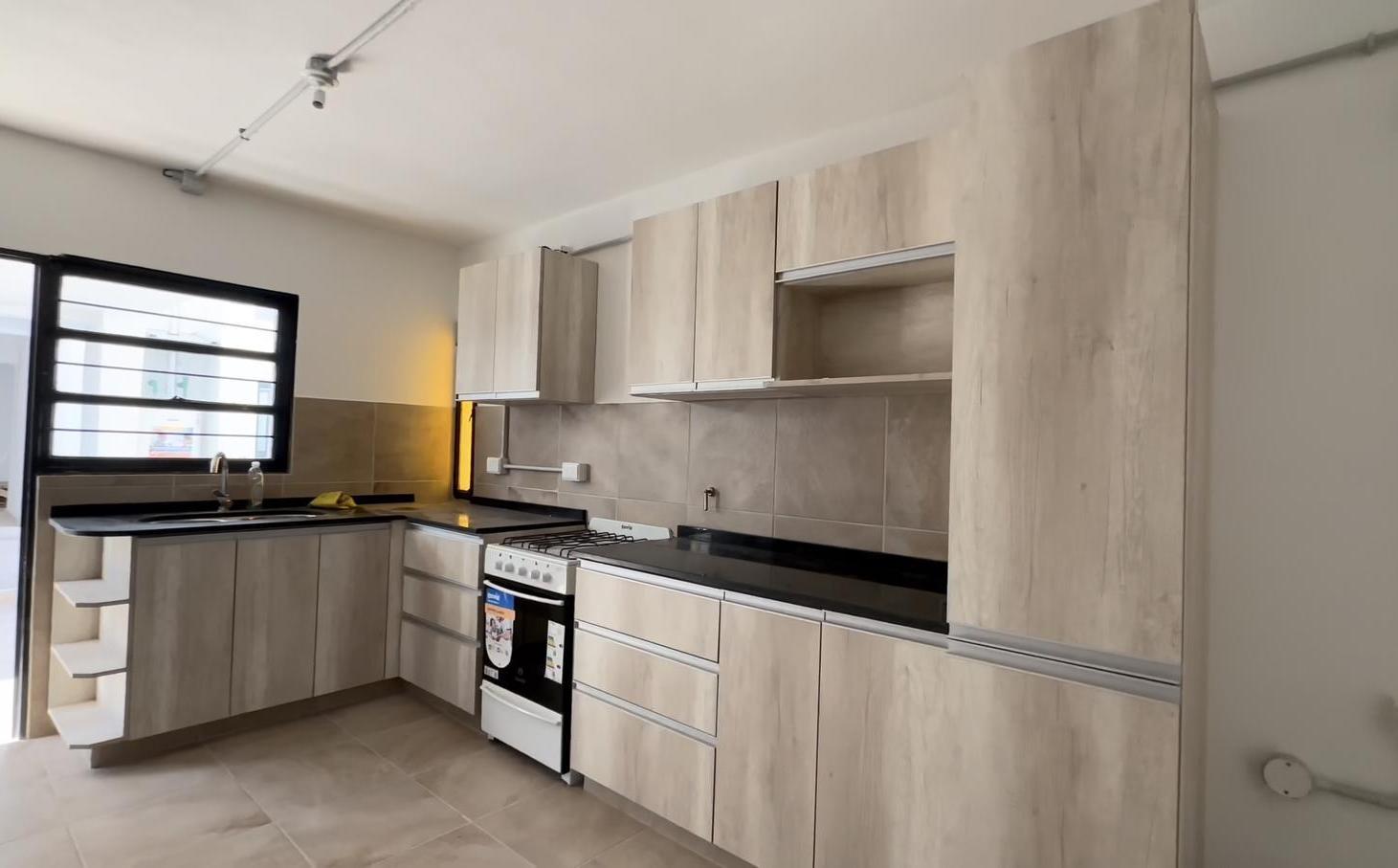 Foto de Alquiler comercial en Urca, sobre Av Menendez Pidal 3600. Con Pileta, cocheras y quincho, imagen 3