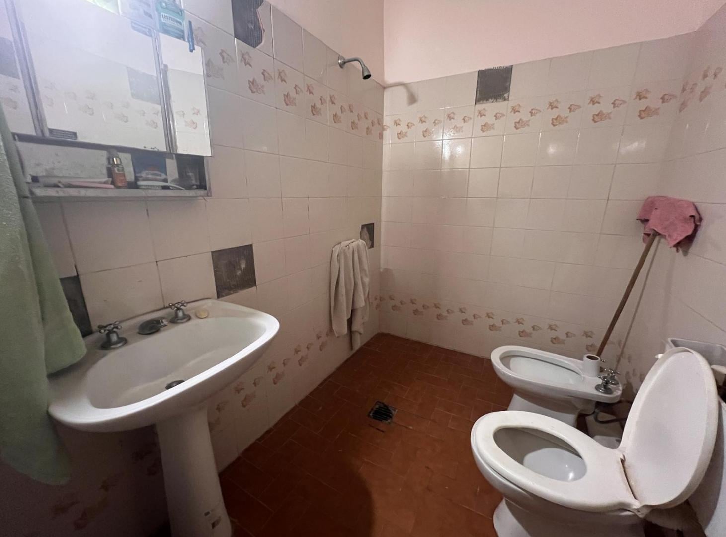 Foto de Casa en Venta 4dor + Dpto. Quincho, cochera p/3, imagen 4