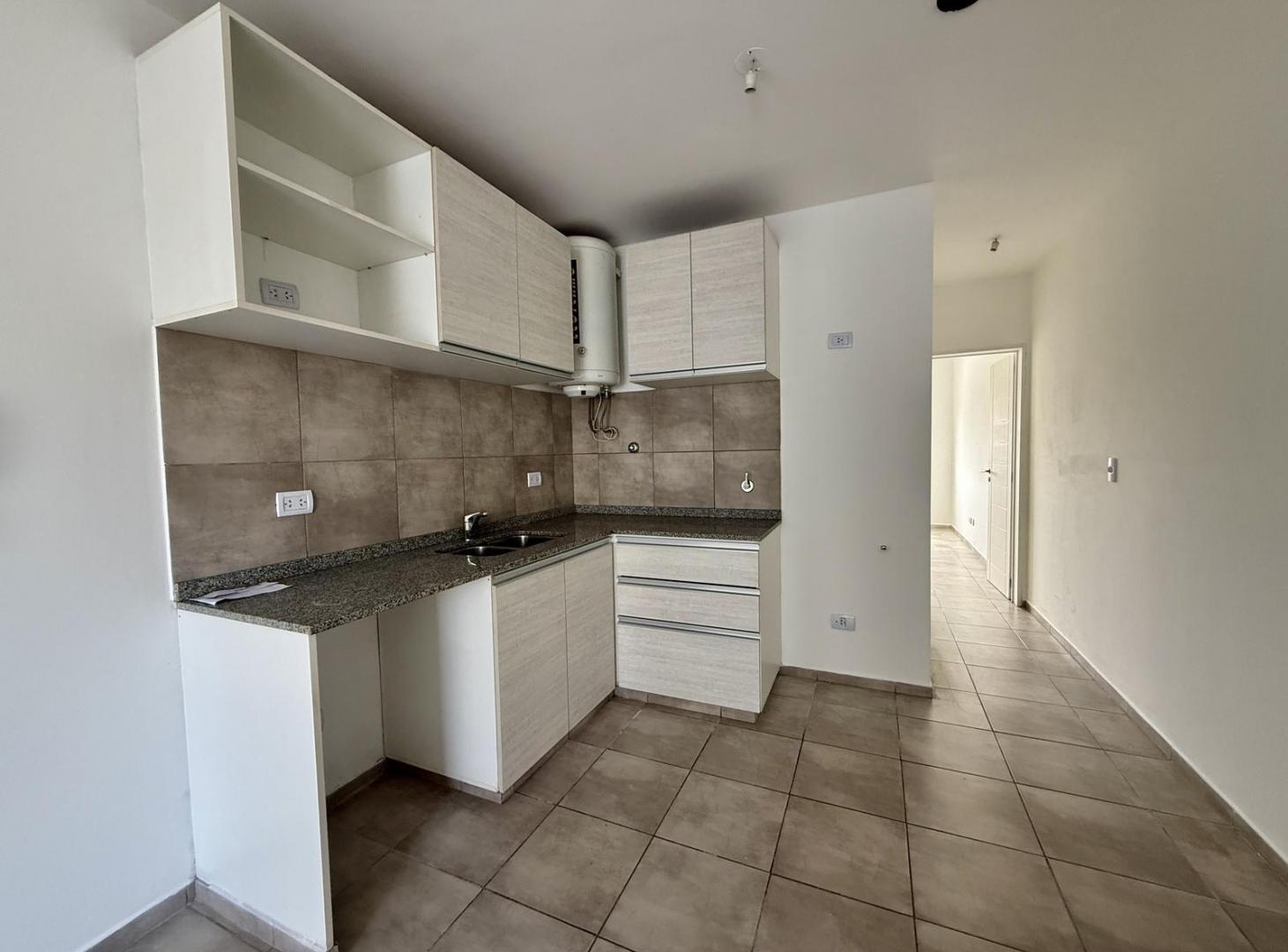 Foto de Departamento 1 Dormitorio en Alquiler, Alberdi en zona Plaza J del Barco, imagen 2