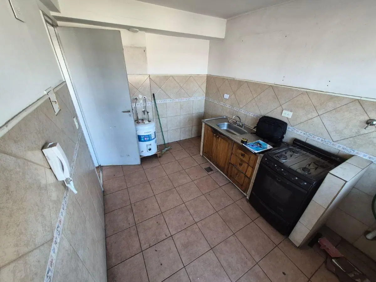 DEPARTAMENTO 3 AMBIENTES CON BALCÓN CORRIDO – FLORESTA / MONTE CASTRO 5