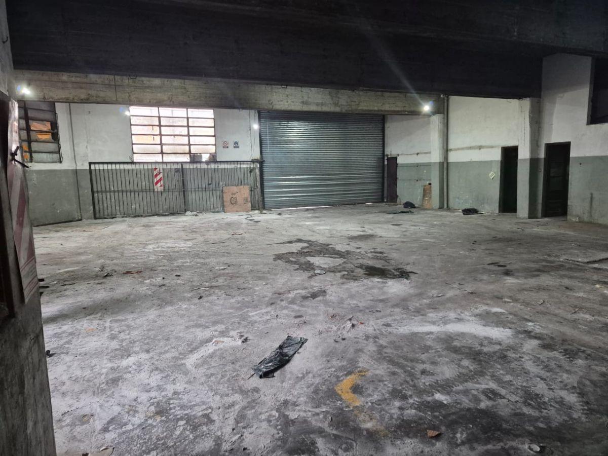 Foto de Galpón en alquiler – 350 m² en planta libre – Acceso para camiones, imagen 1