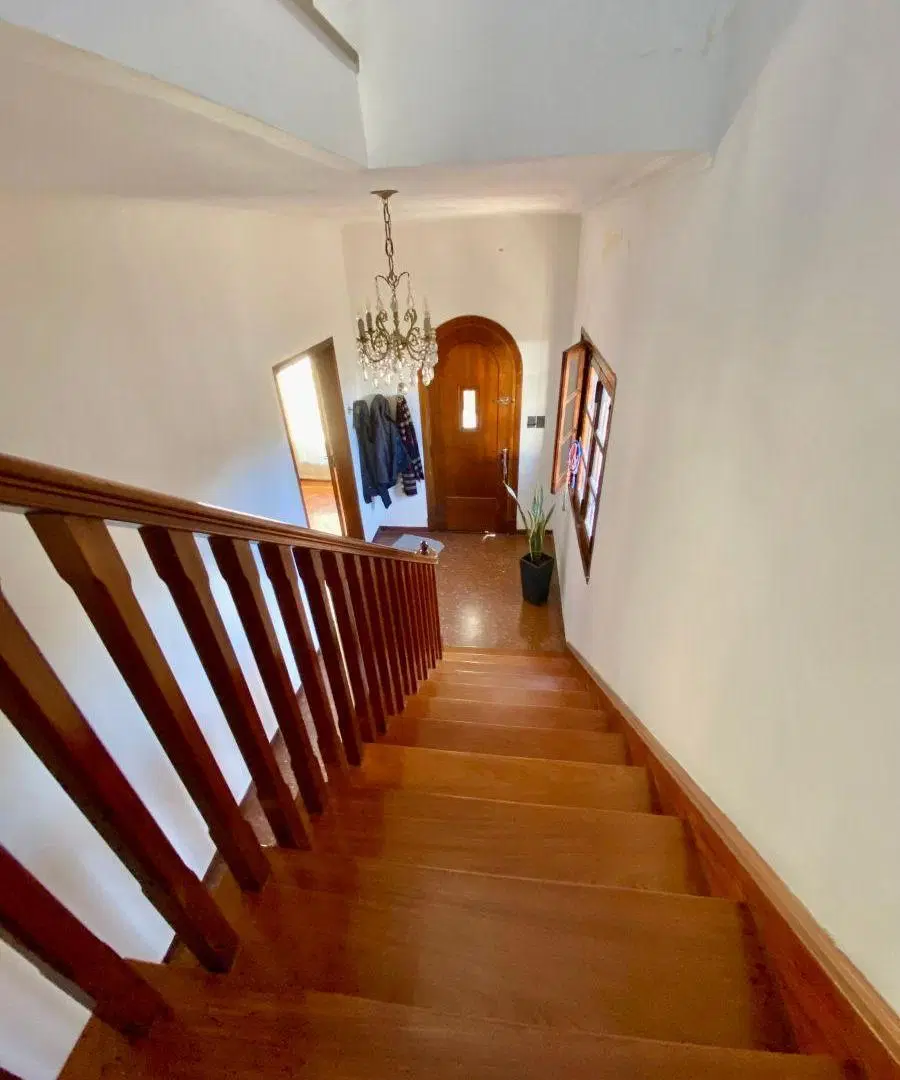 Venta Hermosa Casa con Depto al fondo y garage varios autos centro de Wilde 5