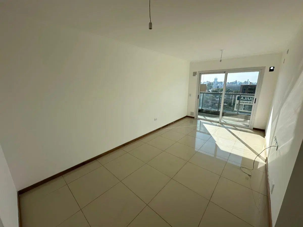 Piso alto - Pileta con asadores - Seguridad 24hs - Balcón 1