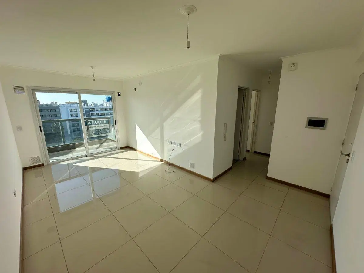 Piso alto - Pileta con asadores - Seguridad 24hs - Balcón 3