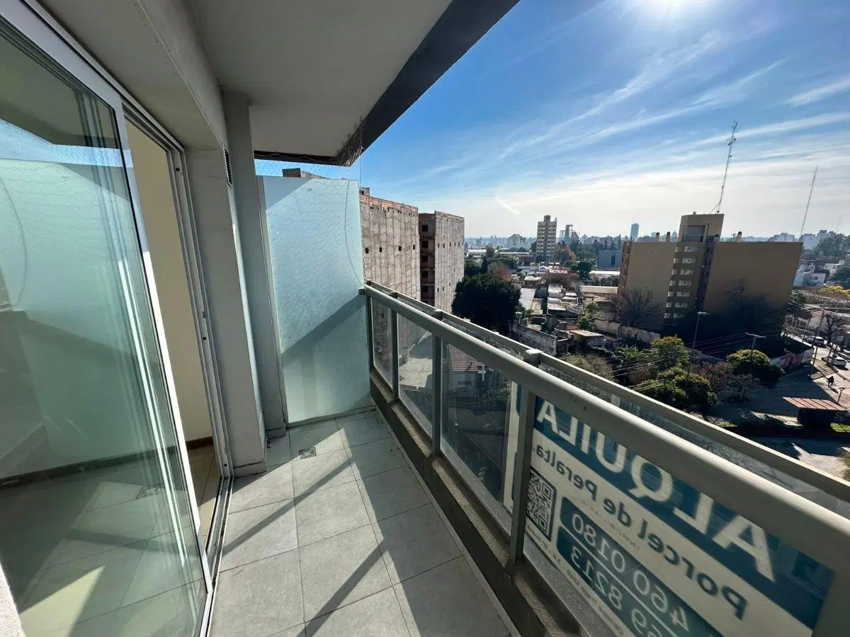 Piso alto - Pileta con asadores - Seguridad 24hs - Balcón 4