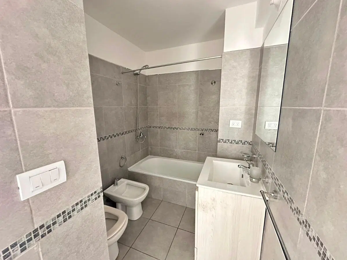Piso alto - Pileta con asadores - Seguridad 24hs - Balcón 8