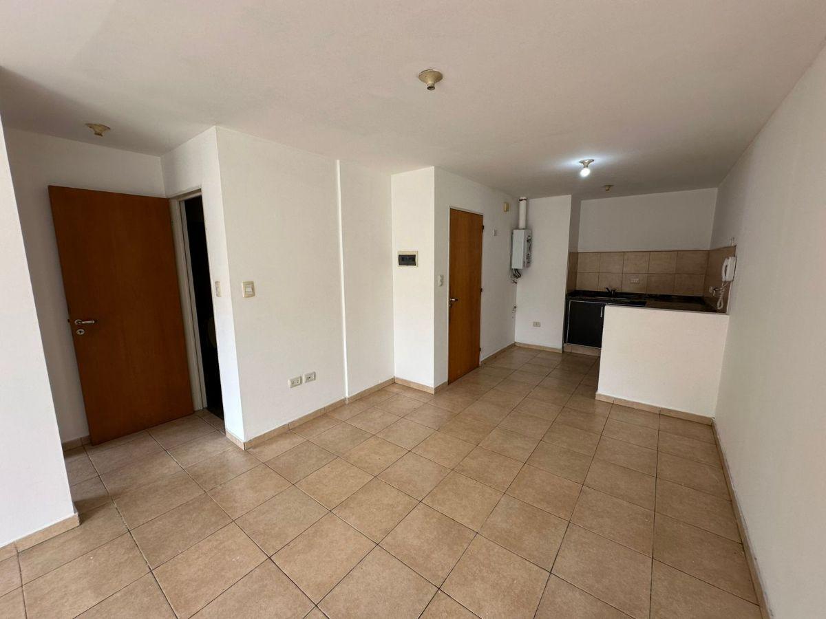 Foto de Frente - Piso alto - Amplio Balcon - Excelente ubicacion, imagen 5