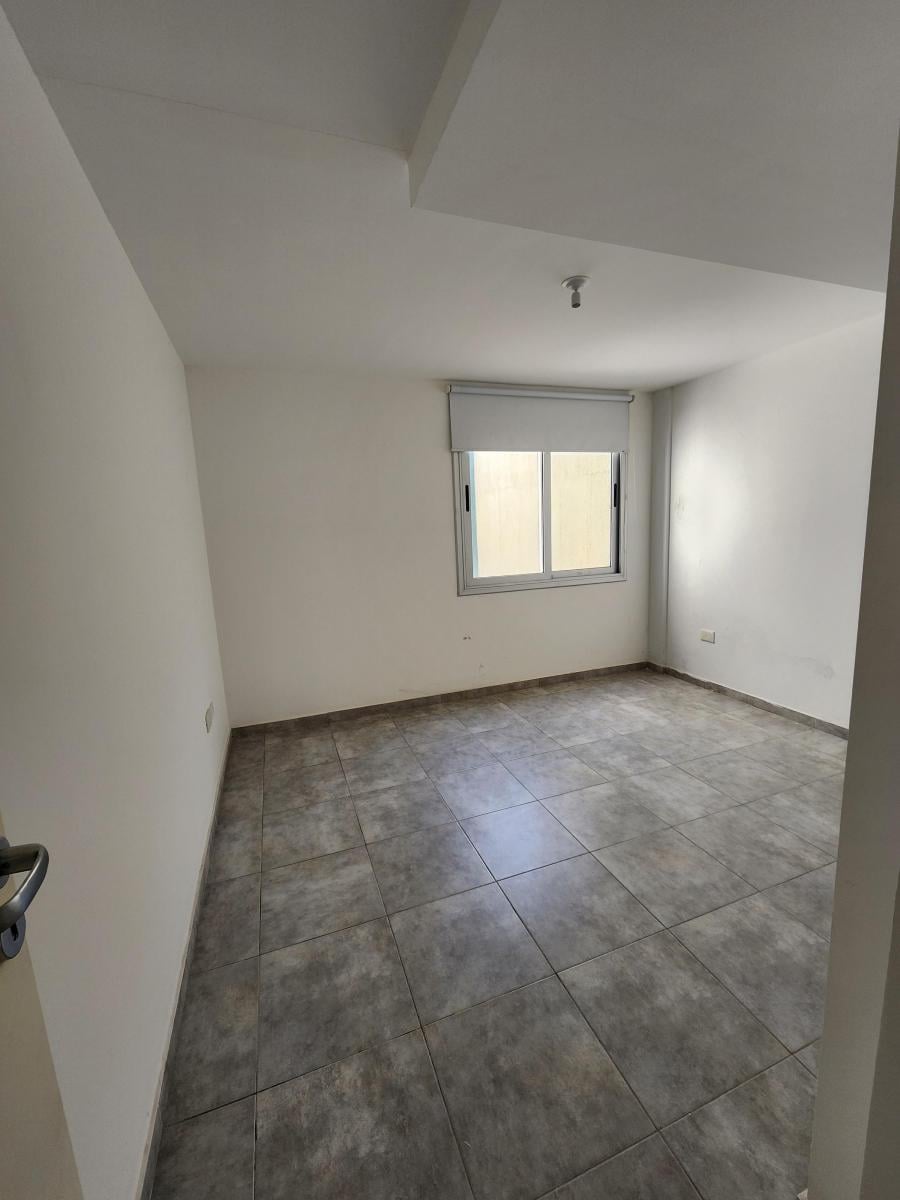 Vendo Departamento 1 Dormitorio Con Patio En B° Alta Córdoba