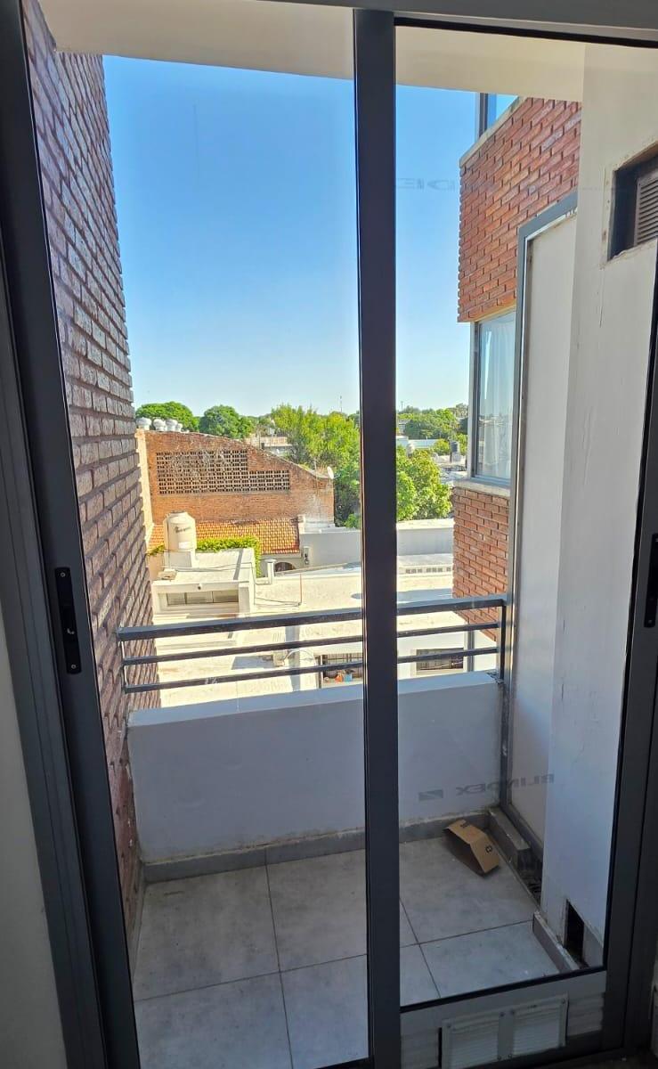 Vendo dep de 1 dormitorio Duarte Quirós 2869 desocupado. Escritura