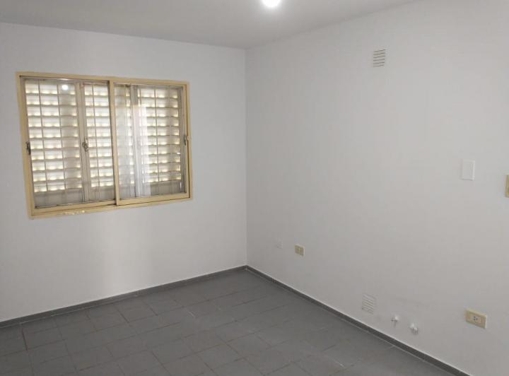 Alquilo dep 3 dormitorios y patio en B° Las Palmas, Diego Cala 390 1