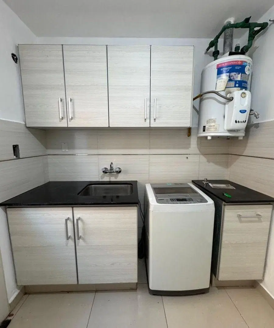 Vendo casa 3 dor, 3 baños, patio, pileta, cochera 4 autos en Jesús María 370M2 2