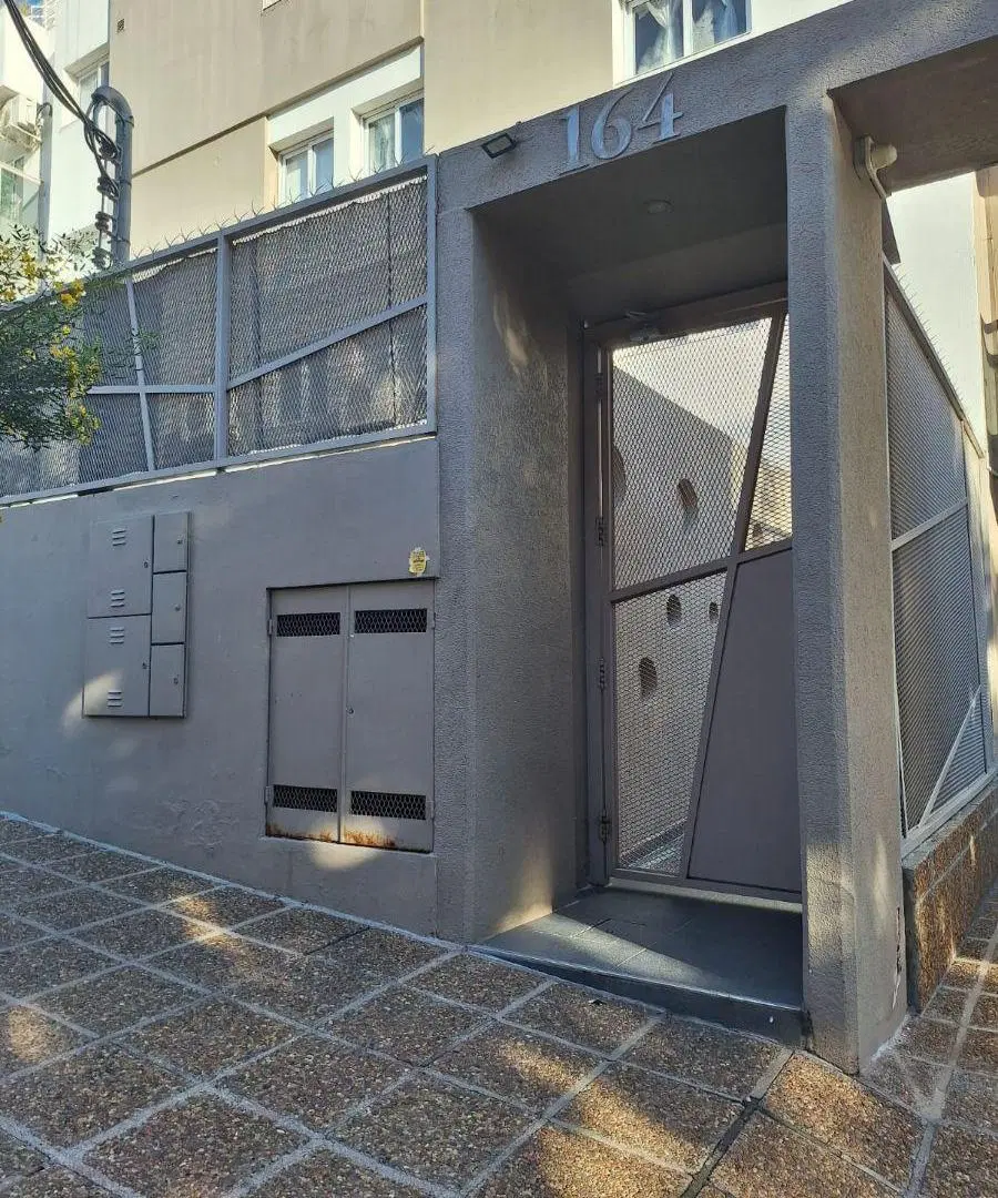 Alquilo dep 1 dormitorio Alberdi Urrutia 164 con cochera 1