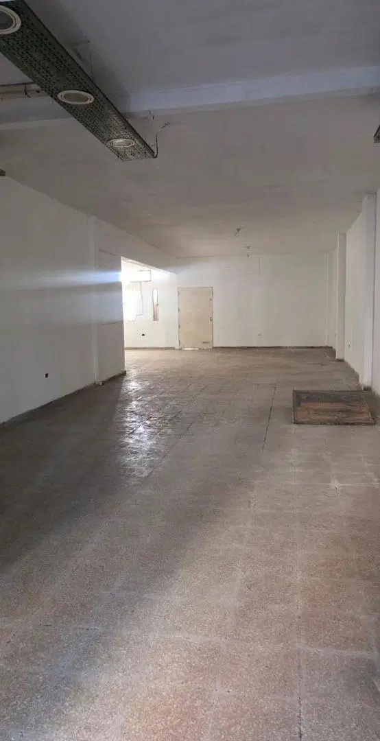 Alquilo local comercial 100 2 baños Av. Duarte Quirós 1500 5