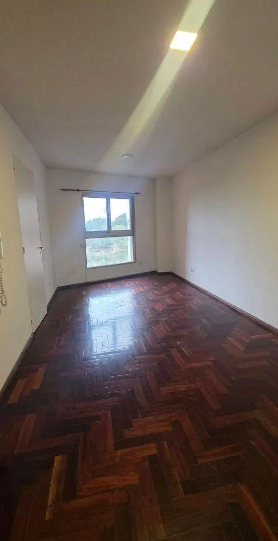 Alquilo dep 1 dormitorio en Nva Cba Lugones 230 frente al Parque Sarmiento 3