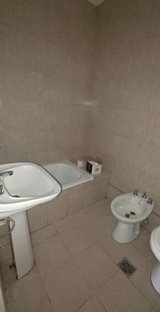 Alquilo local comercial 60m2 Nueva Córdoba, Perú 100 4