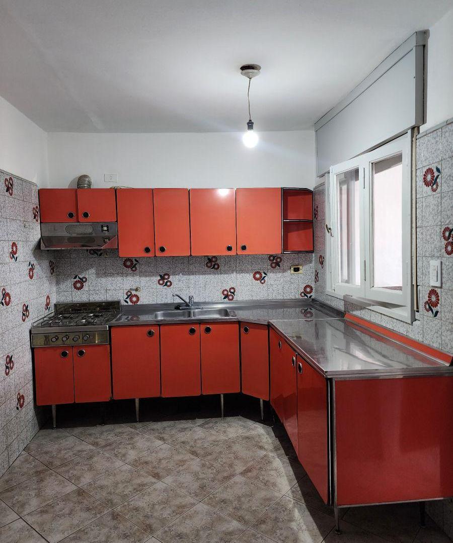 Foto de Alquilo casa 2 dor + hab. de servicio, 2 baños cochera. B° Jardín, imagen 5