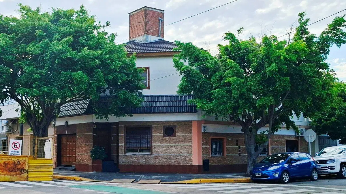 Casa 5 Amb. c/Garaje, Patio y Terraza + Loft de 39 m² en Planta Alta – Barrio Santa Rita – C.ABA 3