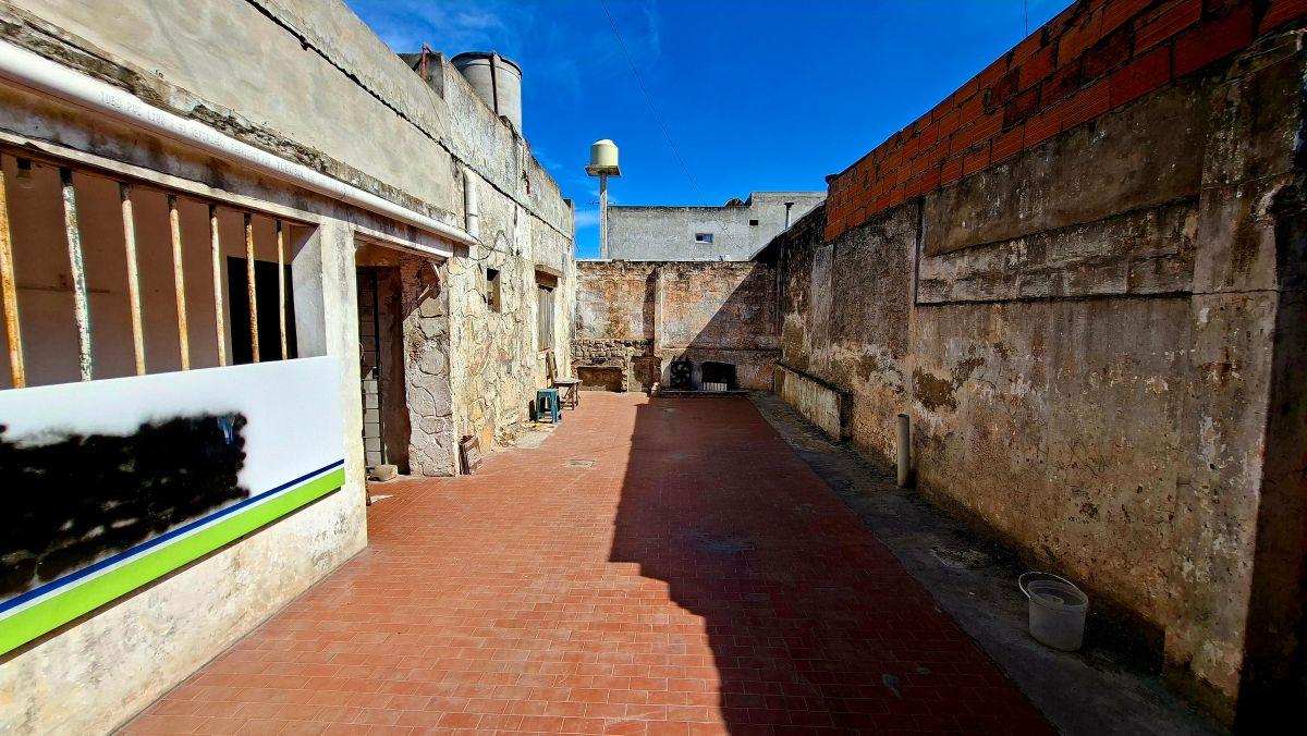 Foto de Local Comercial con Vivienda Sobre Lote Propio en Esquina en Laferrere, imagen 5