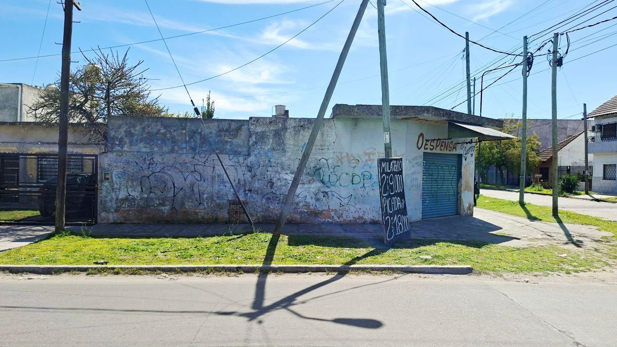Foto de Local Comercial con Vivienda Sobre Lote Propio en Esquina en Laferrere, imagen 4